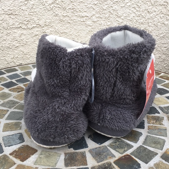 Slippers - Picture 2 of 3